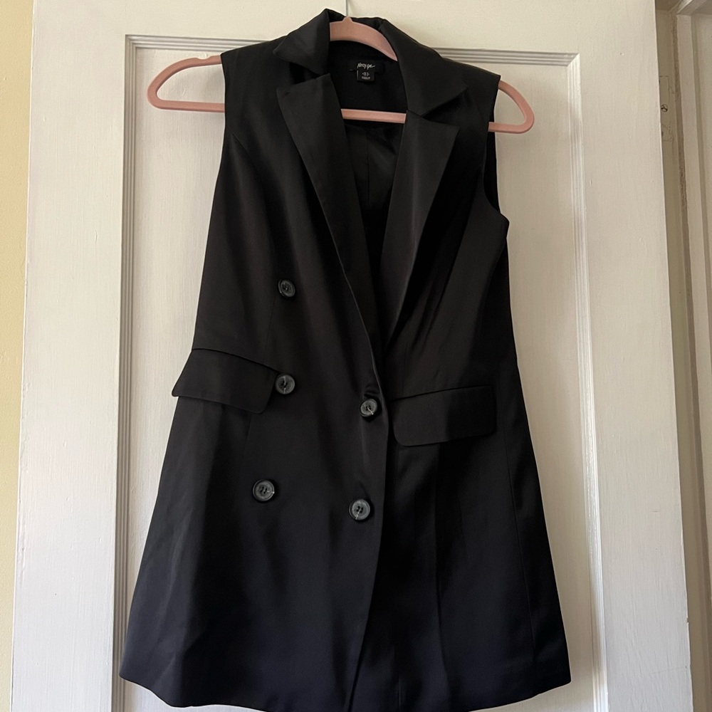 Black Double-Breasted Sleeveless Blazer